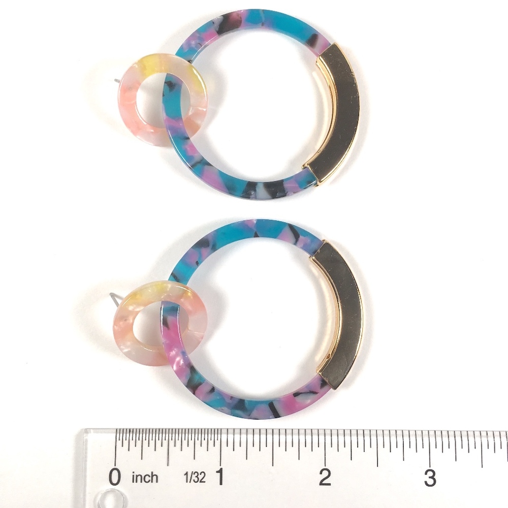 Resin Tortoise Shell Hoop Dangle Earrings - Picture 5 of 5
